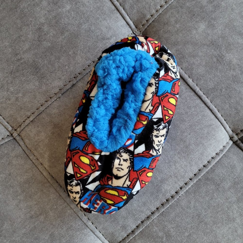 NWT 1 Pair Superman Fuzzy Babbas Slipper Socks